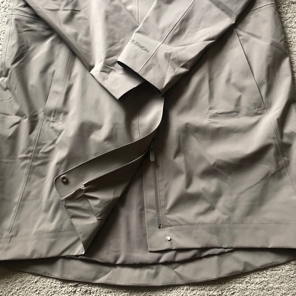 LULULEMON Rain Rebel Jacket.NWOT. - Picture 3 of 13